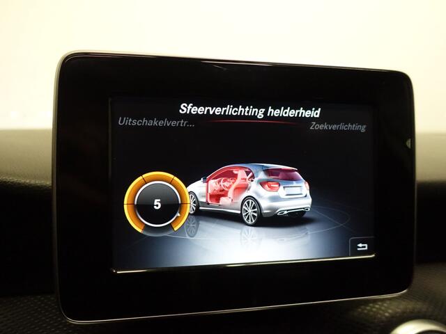 Mercedes-Benz A-KLASSE 180 d AMG Night Edition Aut- Panodak, Xenon Led, Sfeerverlichting, Dynamic Select, Clima