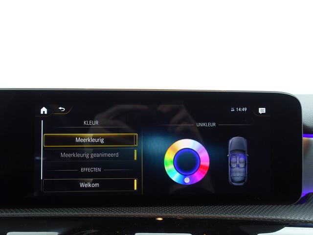 Mercedes-Benz A-KLASSE 180 AMG Night Edition Aut- Xenon Led, Camera, Stoelverwarming, Sfeerverlichting, Sport Alcantara Interieur