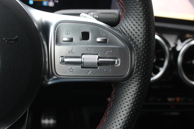 Mercedes-Benz A-KLASSE AMG 35 4MATIC - WIDESCREEN - ALCANTARA - CARPLAY - CAMERA -