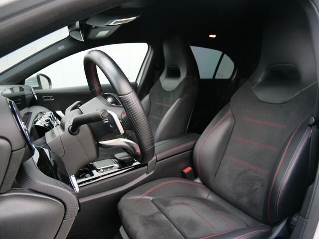 Mercedes-Benz A-KLASSE 200 164pk Luxury Line AUTOMAAT AMG-styling / LED-koplampen / Camera