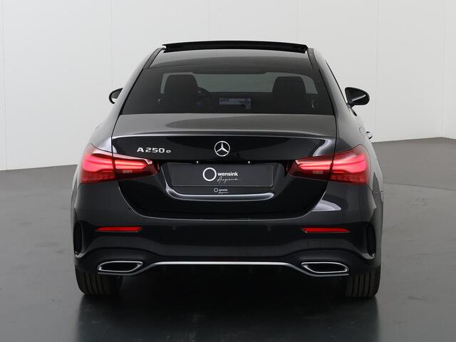 Mercedes-Benz A-KLASSE 250 e Business Solution AMG | Panoramadak | Sfeerverlichting | Donder getinte ramen |