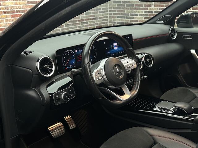 Mercedes-Benz A-KLASSE 180 AMG Line Burmeister Panorama Dealer Ondrh en Garantie