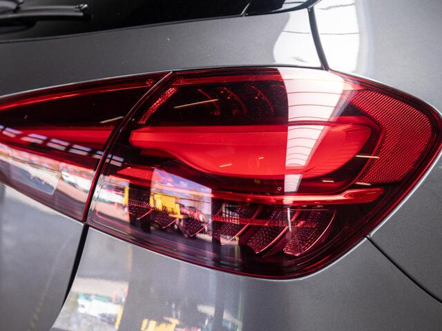 Mercedes-Benz A-KLASSE Hatchback 180 Star Edition AMG Limited Premium PLUS | Panorama dak