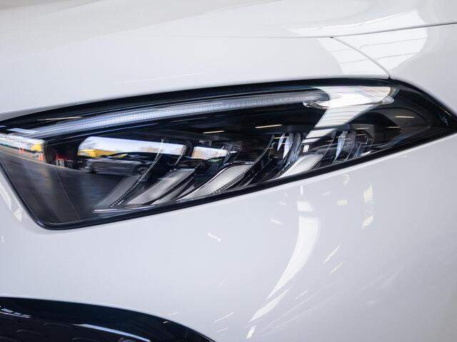 Mercedes-Benz A-KLASSE Hatchback 180 Star Edition AMG Panorama dak