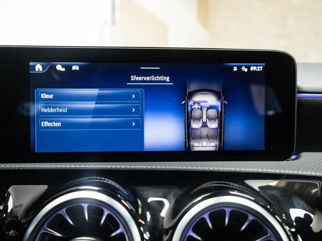 Mercedes-Benz A-KLASSE Hatchback 180 Star Edition AMG Panorama dak