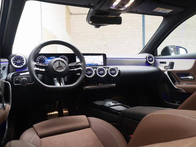 Mercedes-Benz A-KLASSE Hatchback 250 e Star Edition AMG Line Premium PLUS | Panorama dak