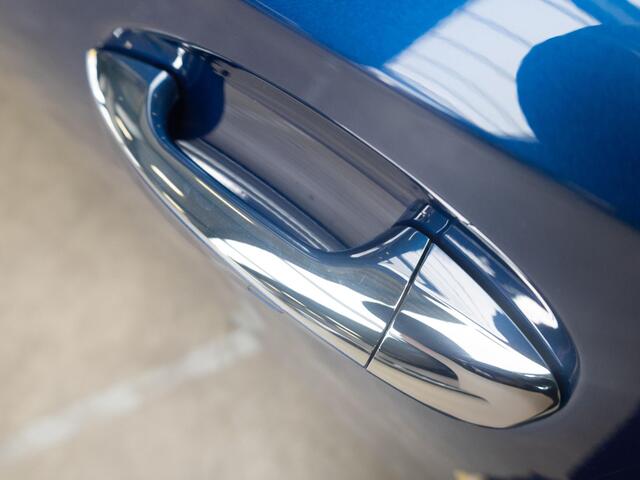 Mercedes-Benz A-KLASSE Hatchback 250 e Star Edition AMG Line Premium PLUS | Panorama dak