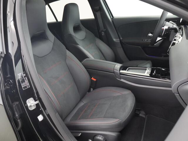 Mercedes-Benz A-KLASSE 180 Business Solution AMG Panoramadak | Multibeam led | Nightpakket | Sfeerverlichting |