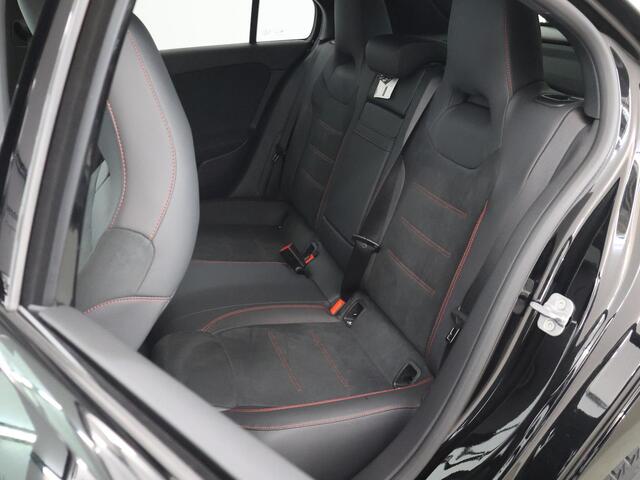 Mercedes-Benz A-KLASSE 180 Business Solution AMG Panoramadak | Multibeam led | Nightpakket | Sfeerverlichting |