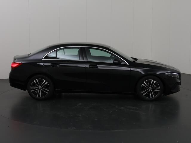 Mercedes-Benz A-KLASSE 180 Limousine Business Solution Luxury | Stoelverwarming | Led koplampen | Navigatie