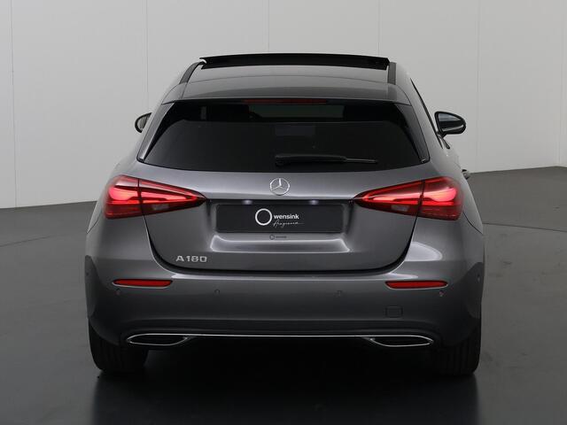 Mercedes-Benz A-KLASSE 180 Business Line |Elektrisch glazen panorama-dak| Getint glas | 2 zone clima | widescreen | Stoelverwarming