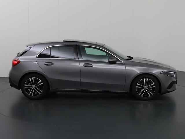 Mercedes-Benz A-KLASSE 180 Business Line |Elektrisch glazen panorama-dak| Getint glas | 2 zone clima | widescreen | Stoelverwarming