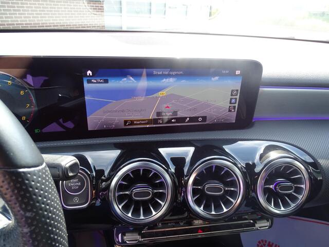 Mercedes-Benz A-KLASSE 180 Business Solution AMG Automaat, Camera, Sfeerverlichting, Navigatie, Multimedia, Airco/ECC, CruiseControl, Leder/Alcantara, Parkeersensoren, LM-velgen