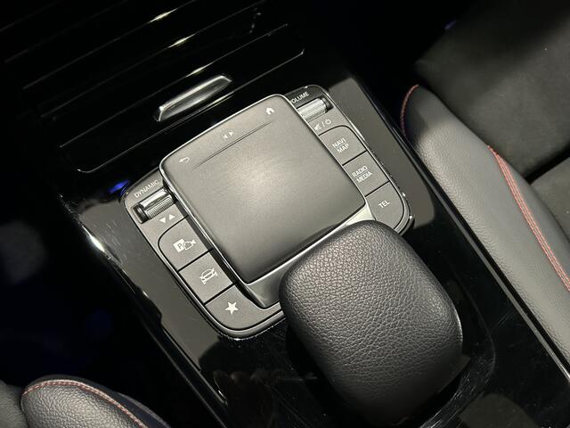 Mercedes-Benz A-KLASSE 250e AMG// Panoramadak // Memory // MultiBeam LED // Keyless // Magno Grijs // Augmented