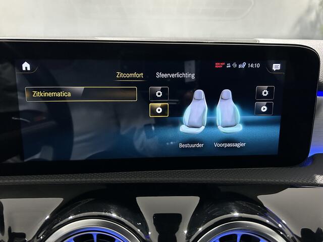 Mercedes-Benz A-KLASSE 250e AMG// Panoramadak // Memory // MultiBeam LED // Keyless // Magno Grijs // Augmented