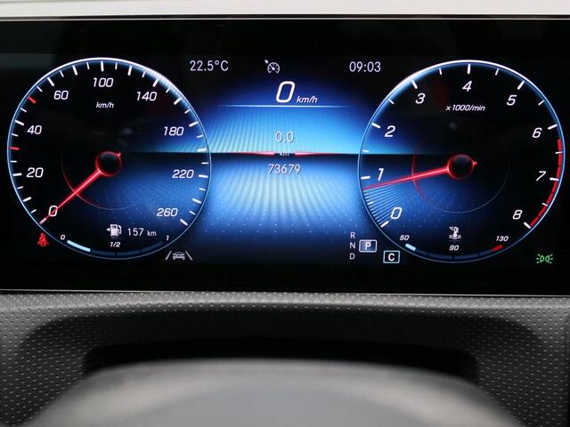 Mercedes-Benz A-KLASSE 180 Business Solution AMG AMG Line | Night Pakket | Panorama Schuif-Kanteldak | Sfeerverlichting. Inclusief 24 maanden Mercedes-Benz Certified garantie voor Europa.