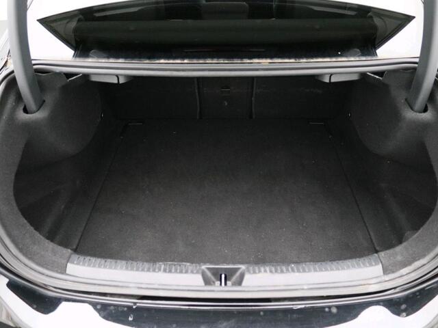 Mercedes-Benz A-KLASSE 180 Business Solution AMG AMG Line | Night Pakket | Panorama Schuif-Kanteldak | Sfeerverlichting. Inclusief 24 maanden Mercedes-Benz Certified garantie voor Europa.