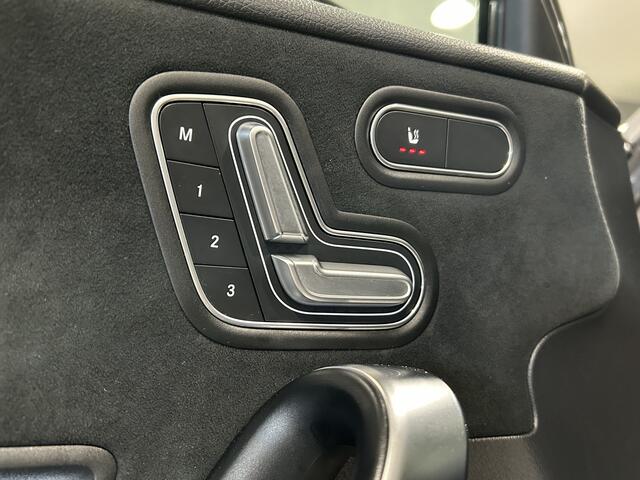 Mercedes-Benz A-KLASSE 250e AMG // Panoramadak // Memory // MultiBeam LED // 19" AMG // Sfeerverlichting // Nightpakket