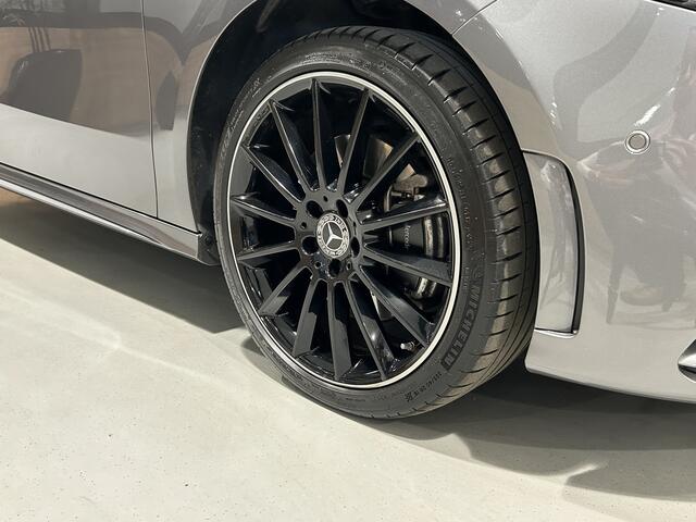 Mercedes-Benz A-KLASSE 250e AMG // Panoramadak // Memory // MultiBeam LED // 19" AMG // Sfeerverlichting // Nightpakket