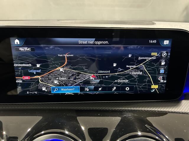 Mercedes-Benz A-KLASSE 250e AMG // Panoramadak // Memory // MultiBeam LED // 19" AMG // Sfeerverlichting // Nightpakket