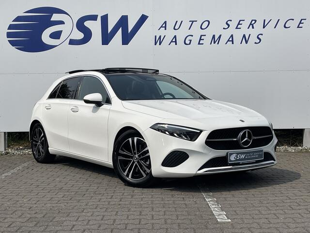 Mercedes-Benz A-KLASSE 180 Luxury Line | Facelift | Pano | Ambiente | Camera | CarPlay | LED | Keyless | DAB+