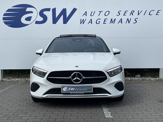 Mercedes-Benz A-KLASSE 180 Luxury Line | Facelift | Pano | Ambiente | Camera | CarPlay | LED | Keyless | DAB+