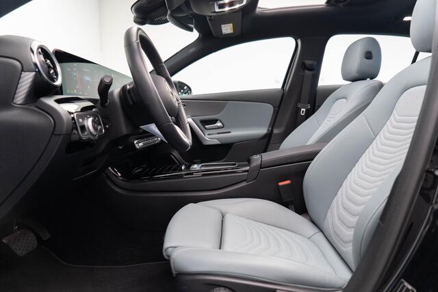 Mercedes-Benz A-KLASSE 250 e Business Solution |Pano|Dodehoek|Unieke Bekleding|