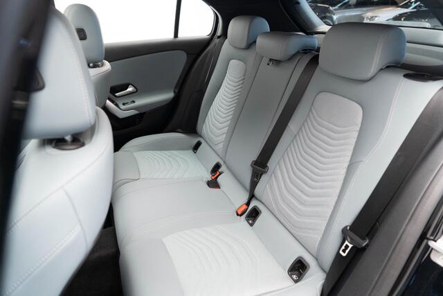 Mercedes-Benz A-KLASSE 250 e Business Solution |Pano|Dodehoek|Unieke Bekleding|