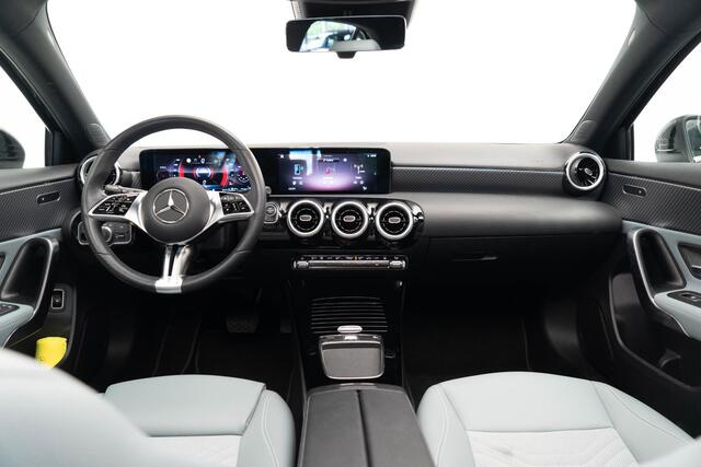 Mercedes-Benz A-KLASSE 250 e Business Solution |Pano|Dodehoek|Unieke Bekleding|