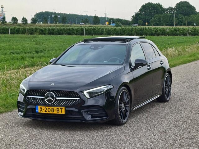 Mercedes-Benz A-KLASSE 250 Premium Plus /Nieuwstaat !/Sfeer/Pano./Leder/19"/AMG-Line//Trekh/