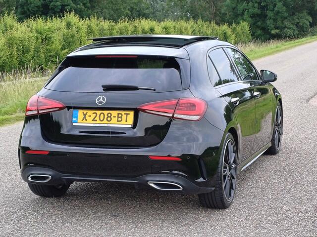Mercedes-Benz A-KLASSE 250 Premium Plus /Nieuwstaat !/Sfeer/Pano./Leder/19"/AMG-Line//Trekh/