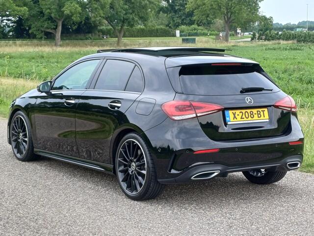 Mercedes-Benz A-KLASSE 250 Premium Plus /Nieuwstaat !/Sfeer/Pano./Leder/19"/AMG-Line//Trekh/