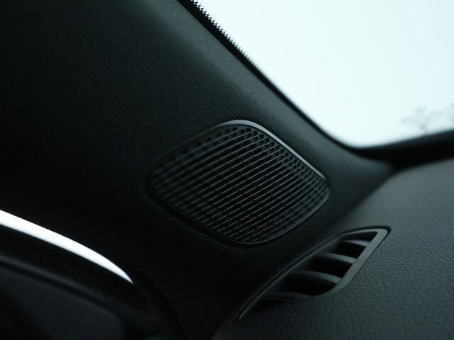 Mercedes-Benz A-KLASSE 180 Business Solution AMG | AMG Line Plus pakket | Nightpakket | Parkeerpakket met 360°-camera | KEYLESS GO | Extra USB-poorten | MULTIBEAM LED | Head-up display | Dodehoekassistent |