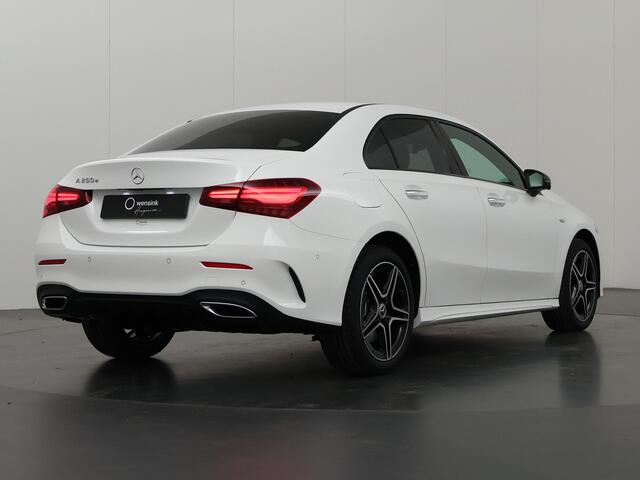 Mercedes-Benz A-KLASSE 250 e Business Solution AMG | Night Pakket | 360* Camera | Panoramadak | Dode hoek