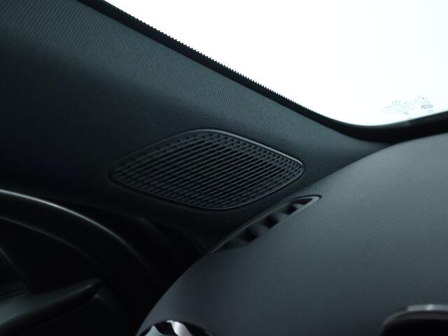 Mercedes-Benz A-KLASSE 250 e Business Solution AMG | Nightpakket | Parkeerpakket met achteruitrijcamera | KEYLESS GO | Sfeerverlichting | MULTIBEAM LED | Stoelverwarming voor | Spiegelpakket | Draadloos oplaadsysteem voor smartphone vooraan |