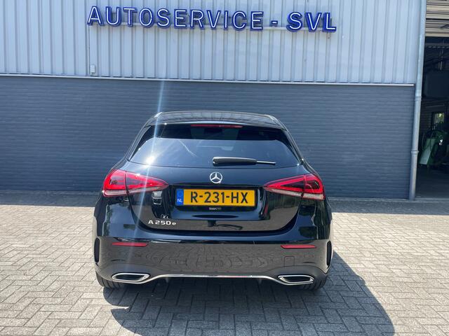 Mercedes-Benz A-KLASSE 250 e AMG-style - Trekhaak - Camera - Apple car play etc etc!