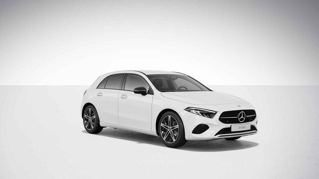 Mercedes-Benz A-KLASSE 180 Star Edition Luxury Line LIMITED | Trekhaak | Dodehoekassistent | 18" lichtmetalen velgen