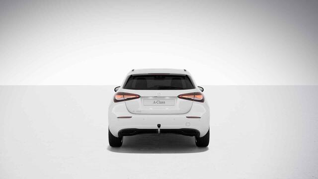 Mercedes-Benz A-KLASSE 180 Star Edition Luxury Line LIMITED | Trekhaak | Dodehoekassistent | 18" lichtmetalen velgen