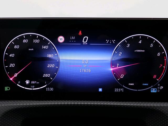 Mercedes-Benz A-KLASSE 180 Star Edition AMG Line AMG Line | Panorama Schuif-Kanteldak | 19 Inch AMG velgen | Memory Voorstoelen. Inclusief 24 maanden MB Certified garantie voor Europa.