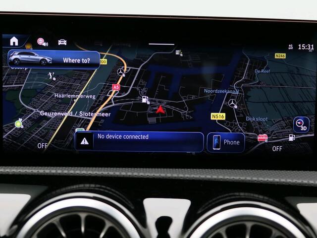 Mercedes-Benz A-KLASSE 180 Star Edition AMG Line AMG Line | Panorama Schuif-Kanteldak | 19 Inch AMG velgen | Memory Voorstoelen. Inclusief 24 maanden MB Certified garantie voor Europa.