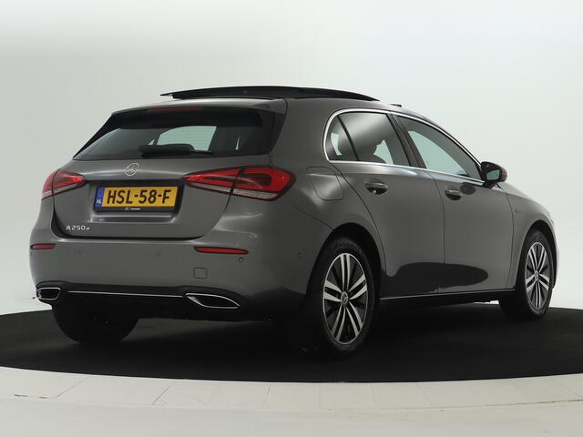 Mercedes-Benz A-KLASSE 250 e Progressive | Rijassistentie Pack | Panoramadak | Sfeerverlichting | Augmented Reality | Car Play | Inclusief 24 maanden Mercedes-Benz Certified garantie voor Europa.