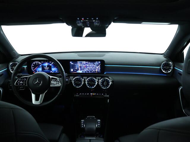 Mercedes-Benz A-KLASSE 250 e Progressive | Rijassistentie Pack | Panoramadak | Sfeerverlichting | Augmented Reality | Car Play | Inclusief 24 maanden Mercedes-Benz Certified garantie voor Europa.
