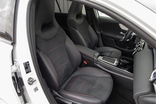 Mercedes-Benz A-KLASSE 250 e AMG Line Facelift, Nightpack, Pano, Widescreen, 18" Hybrid