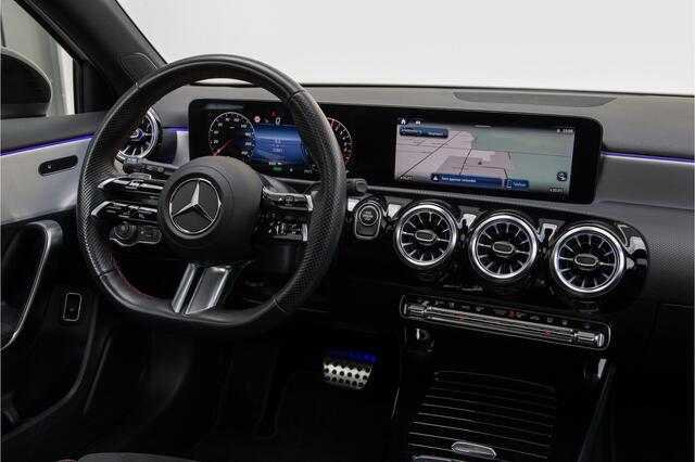 Mercedes-Benz A-KLASSE 250 e AMG Line Facelift, Nightpack, Pano, Widescreen, 18" Hybrid