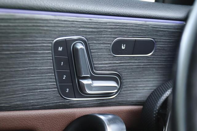 Mercedes-Benz A-KLASSE 180 PREMIUM AUT. | BURMESTER | WIDESCREEN | TREKHAAK | LED | AMBIENT | MEMORY | KEY-LESS |