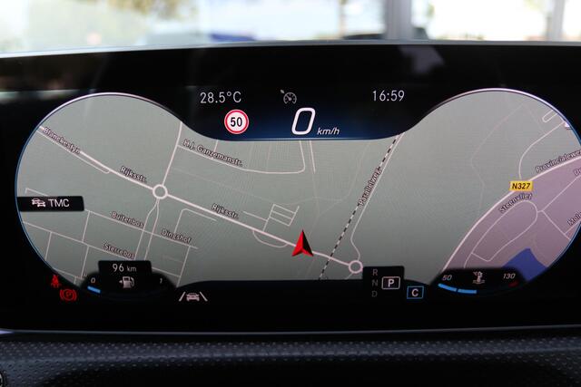 Mercedes-Benz A-KLASSE 180 PREMIUM AUT. | BURMESTER | WIDESCREEN | TREKHAAK | LED | AMBIENT | MEMORY | KEY-LESS |