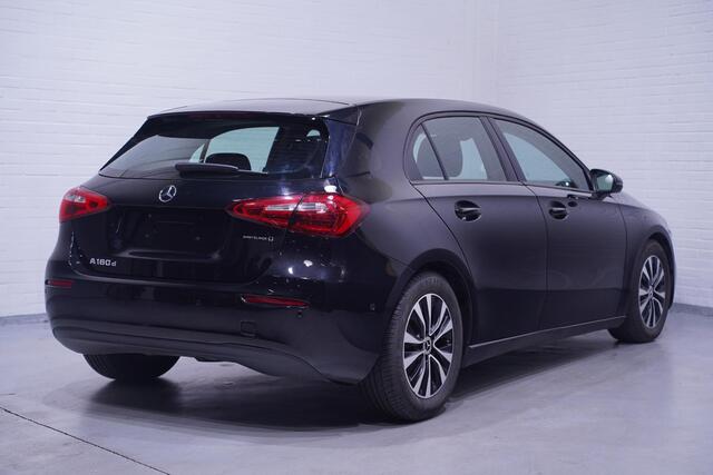 Mercedes-Benz A-KLASSE 180d Design Navi Camera Stoelverwarming PDC v+a