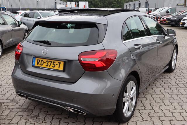Mercedes-Benz A-KLASSE 200 d Prestige Navigatie, Panoramadak, Schuif- kanteldak, Cruise control, Stoelverwarming