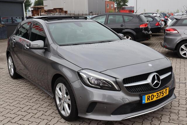 Mercedes-Benz A-KLASSE 200 d Prestige Navigatie, Panoramadak, Schuif- kanteldak, Cruise control, Stoelverwarming