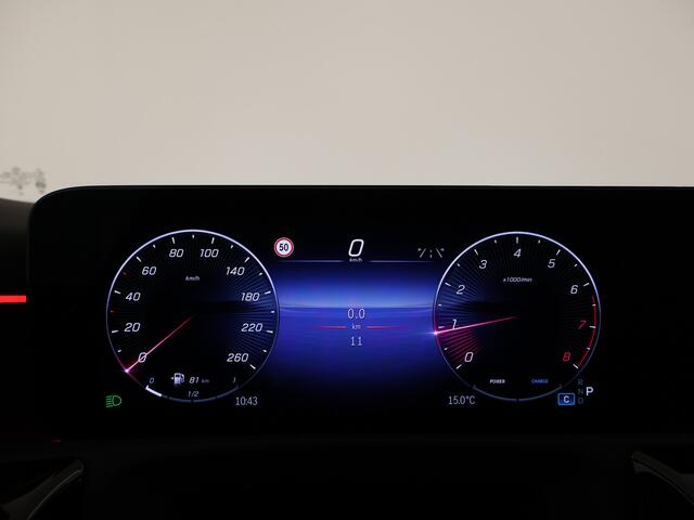 Mercedes-Benz A-KLASSE 180 Star Edition AMG Line | Nightpakket | Dodehoekassistent | Parkeerpakket met achteruitrijcamera | KEYLESS GO | Extra USB-poorten | Sfeerverlichting | Verwarmde stoelen vooraan | Spiegelpakket |